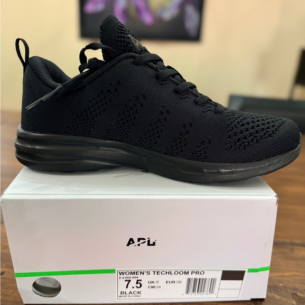 APL WoMen's Black 🖤 Techloom Pro Knit Performance Sneaker